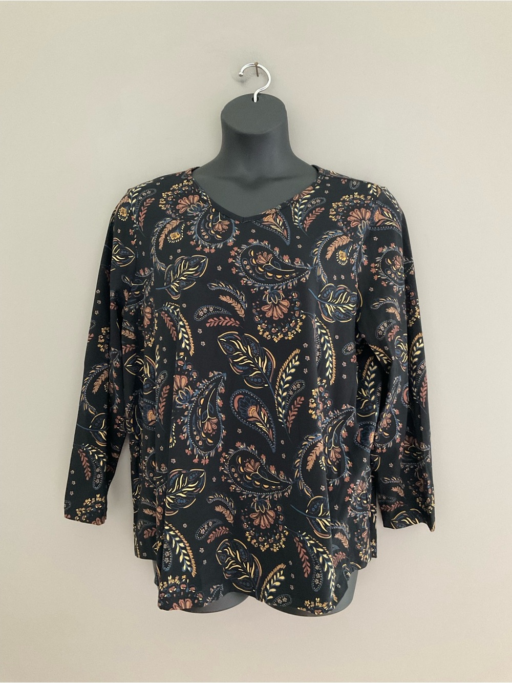 CJ. Banks, NWT, Black & Orange, Floral Blouse